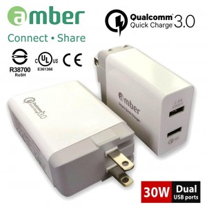 APC-01_ 智慧極速USB充電器。30W足瓦、USB雙口輸出，高通Qualcomm Quick Charge 3.0認證。QC3.0/QC2.0。